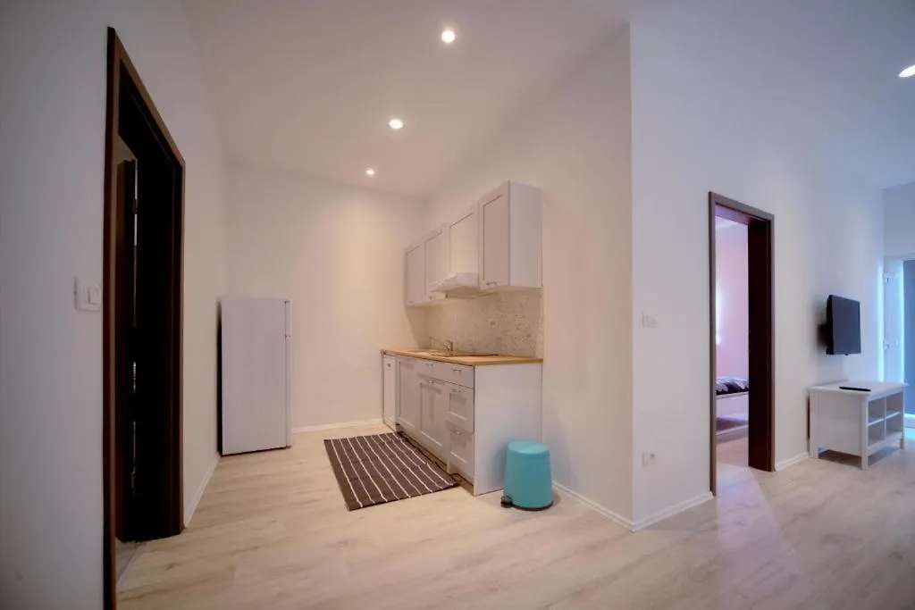Apartments Estelle Pula 0*,  Croatia