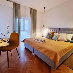 Chi Chi Apartament